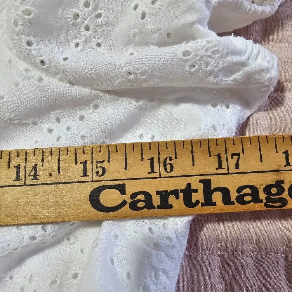 EUC LIKE NEW BAR III WHITE ANGLAISE FABRIC BOW TIE FRONT WHITE DRESS SIZE 10 / M